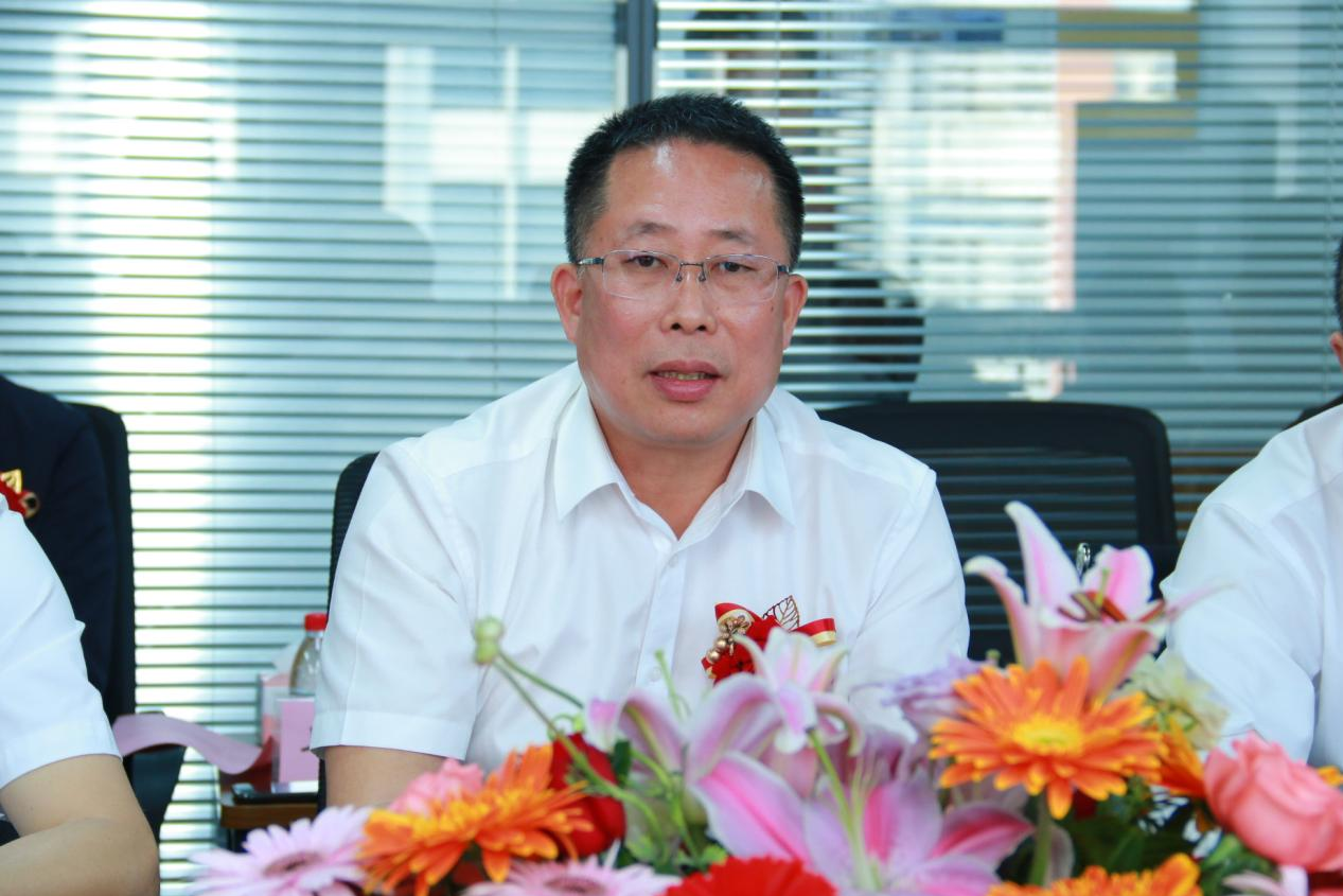 开云网页版界面·开云(中国)建工集团控股有限公司党委书记、董事长陆彪讲话