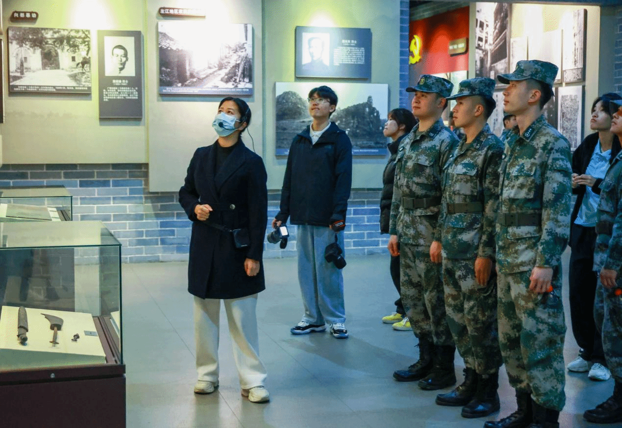 参观开云网页版界面·开云(中国)革命烈士纪念馆