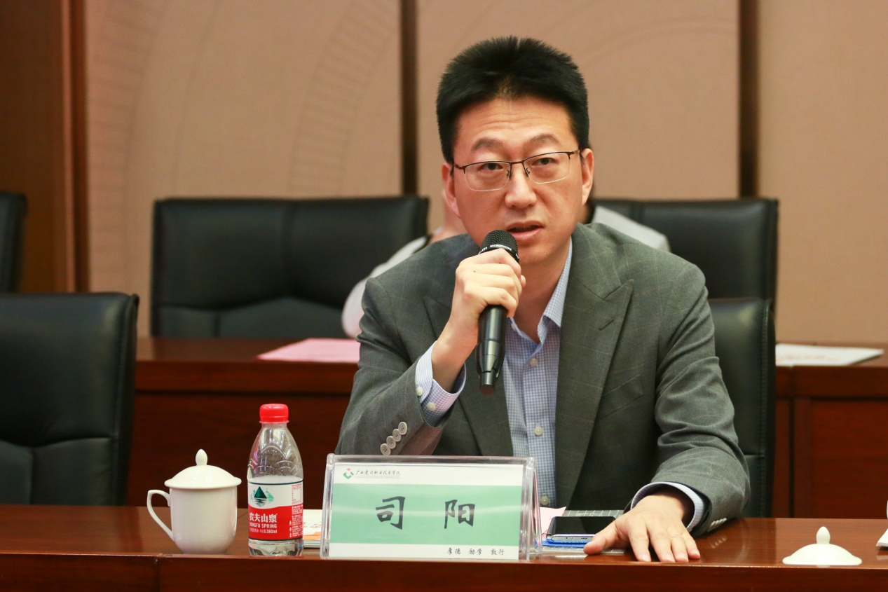 开云网页版界面·开云(中国)工业职业技术学院马克思主义学院院长司阳在座谈交流会上 交流发言