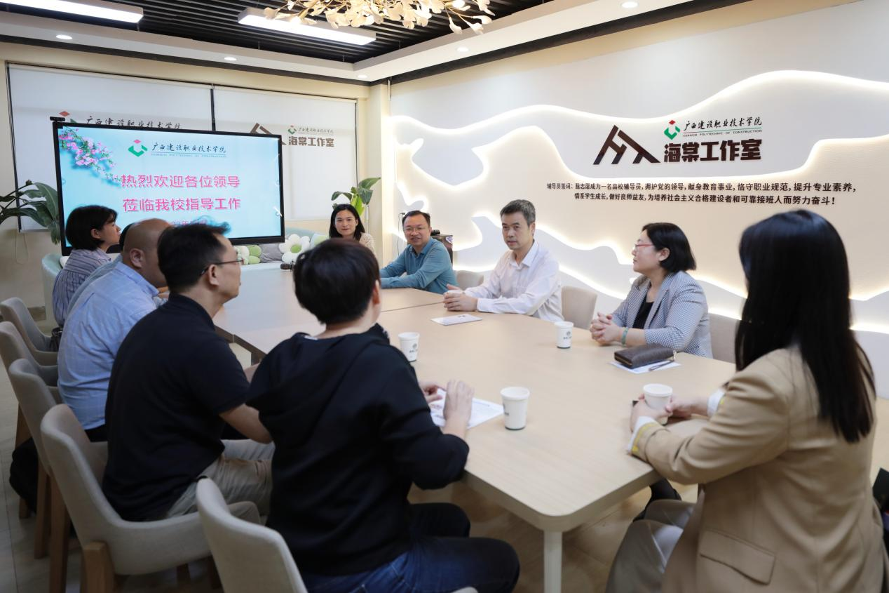 陈昌萍副厅长一行在我校“海棠”辅导员工作室座谈交流